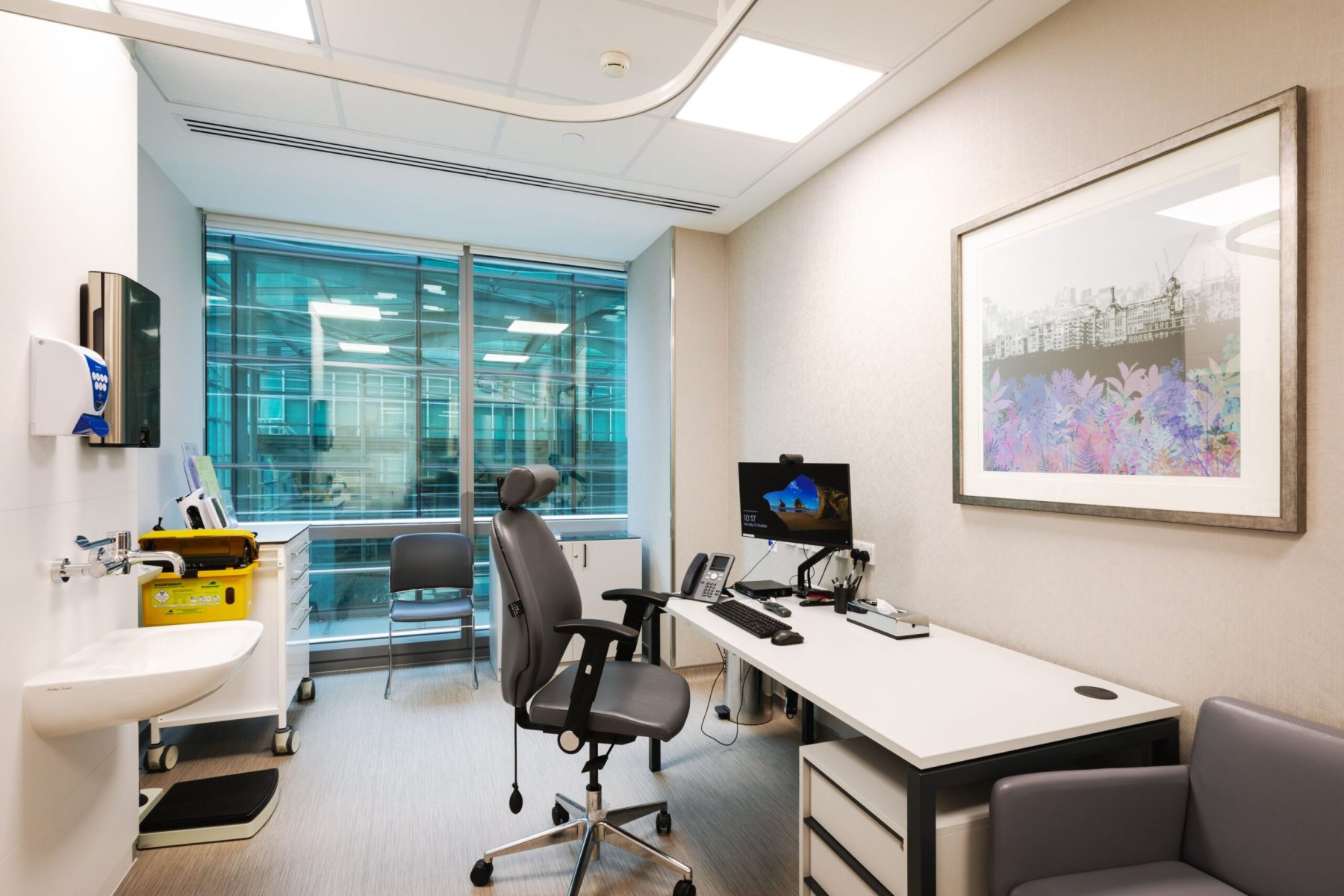 Art-Projects-Ltd_Canary-Wharf-Outpatients_HR_016-scaled