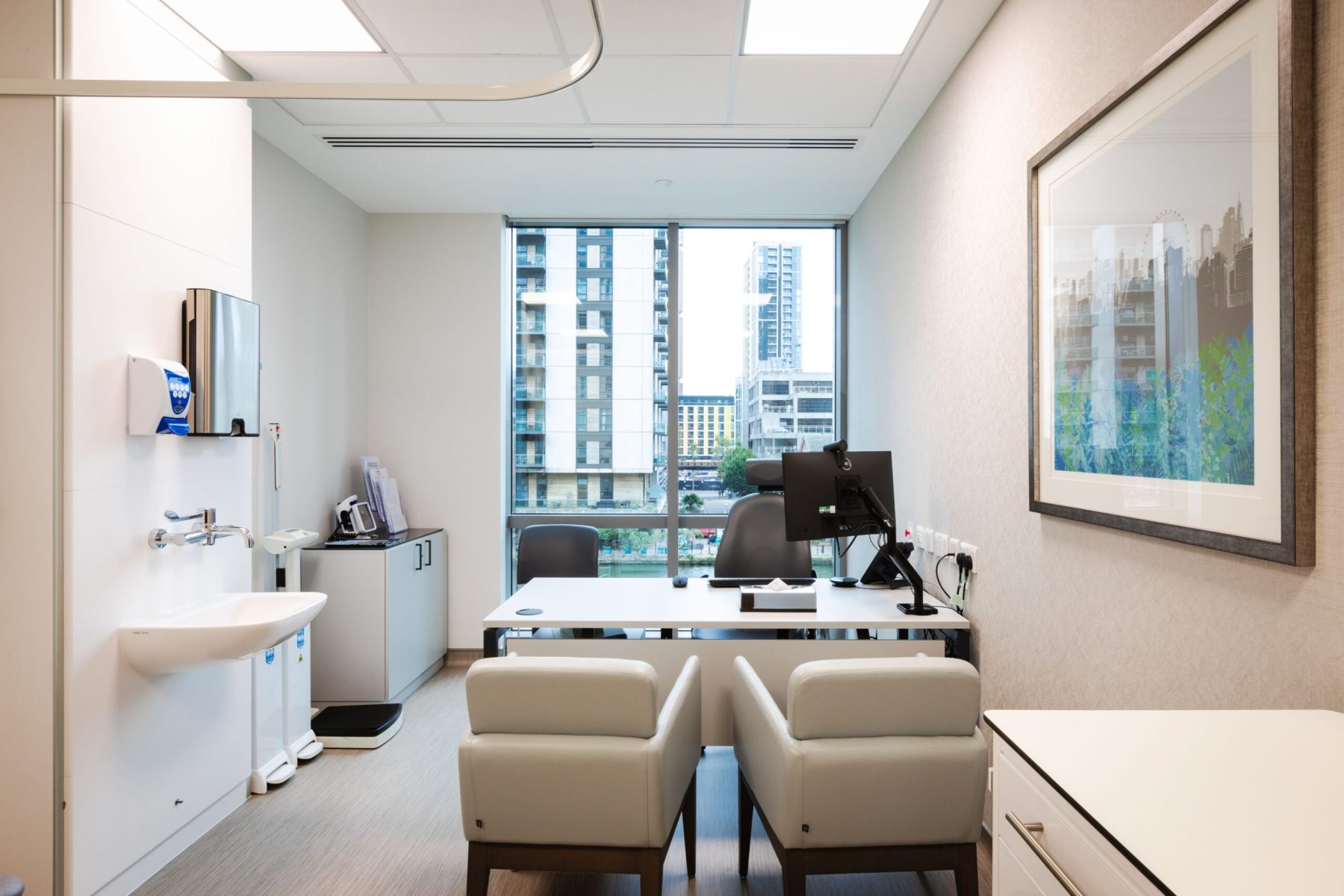 Art-Projects-Ltd_Canary-Wharf-Outpatients_HR_030-scaled